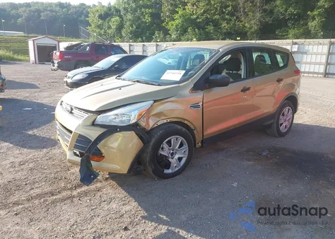 2015 Ford Escape S z USA, uszkodzony, nr VIN 1FMCU0F77FUB56040